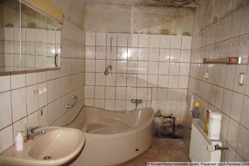Immobilienmakler Erfurt: ehemaliges Bad