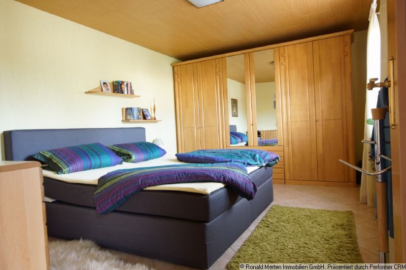 Immobilienmakler Erfurt: Schlafzimmer im EG