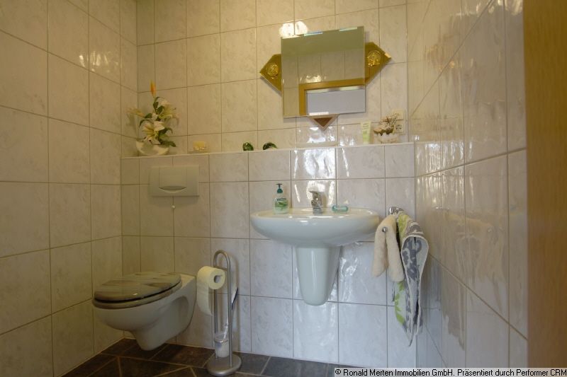 Immobilienmakler Erfurt: separates WC im EG