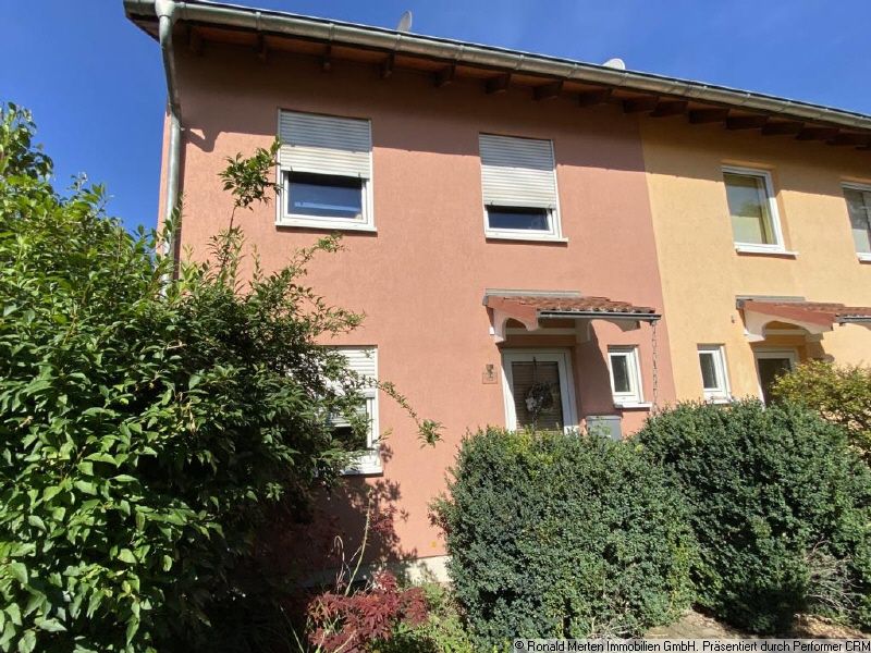 Immobilienmakler Erfurt: Aussen Hauseingang Ansicht Sommer (2)