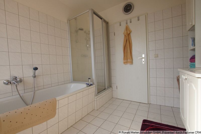 Immobilienmakler Erfurt: OG BAd Bild 2