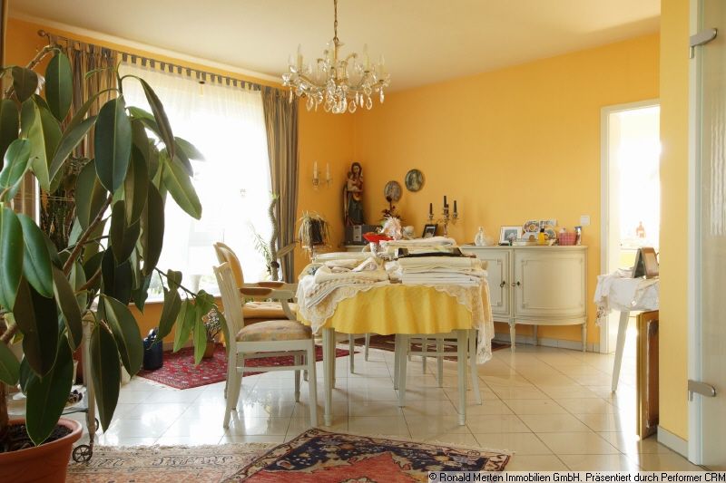Immobilienmakler Erfurt: Wohnzimmer Essbereich