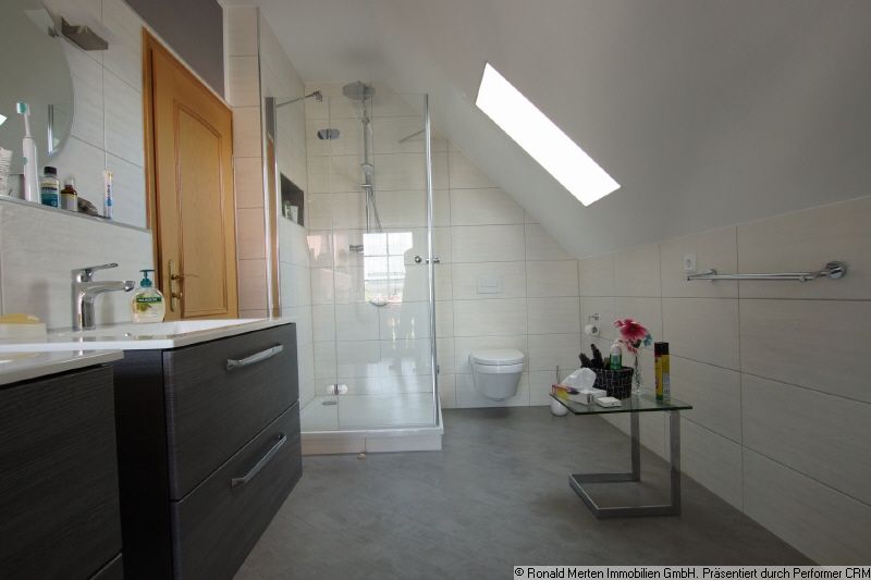 Immobilienmakler Erfurt: Dusche oben