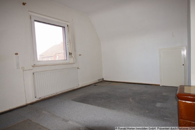 Immobilienmakler Erfurt: Zimmer 2 im DG