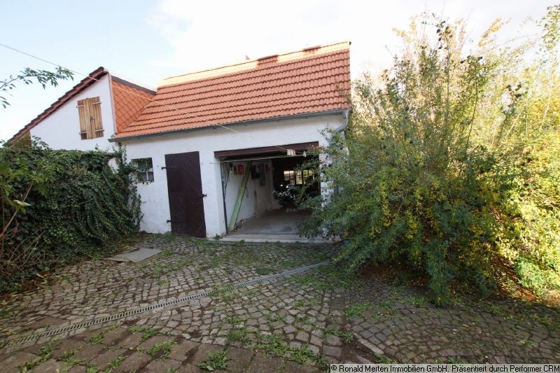 Immobilienmakler Erfurt: 3 Garage mit Nebengelass