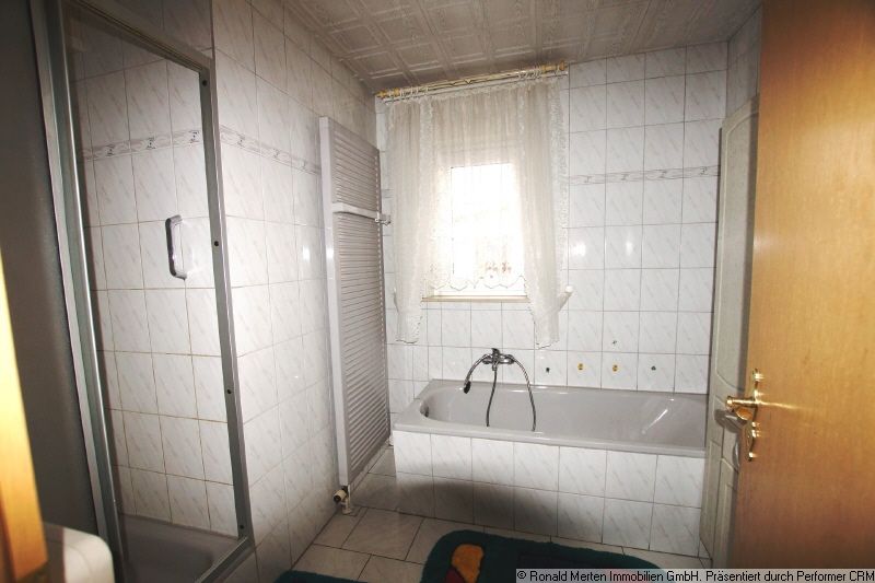 Immobilienmakler Erfurt: Bad im Erdgeschoss