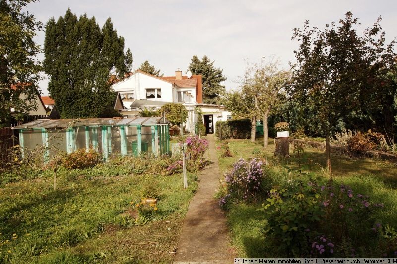 Immobilienmakler Erfurt: großes Gartengrundstück