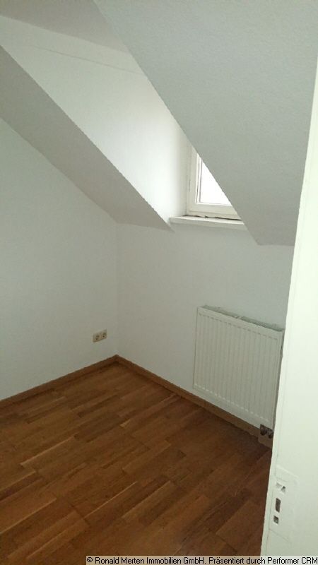 Immobilienmakler Erfurt: Zimmer 1 oben