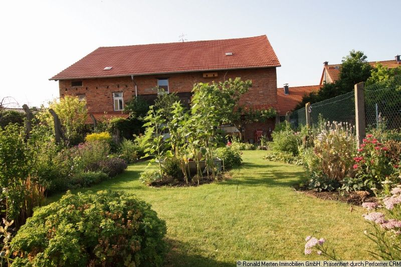 Immobilienmakler Erfurt: Aussen Gartenansicht 2