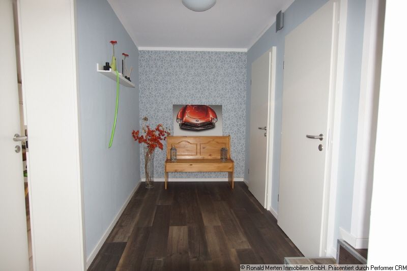Immobilienmakler Erfurt: EG Hauseingang Flur