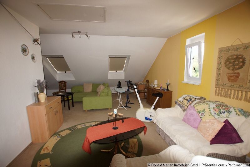 Immobilienmakler Erfurt: DG Studiobereich