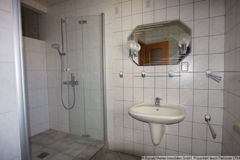 Immobilienmakler Erfurt: OG Duschbad