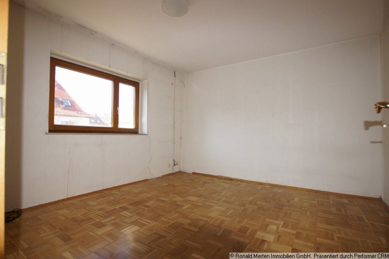 Immobilienmakler Erfurt: OG Zimmer strassenseitig