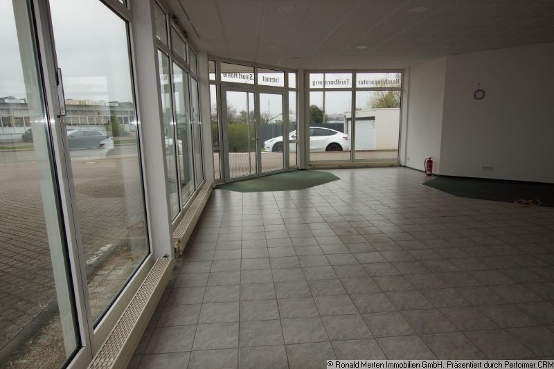 Immobilienmakler Erfurt: Ausstellung_Eingang