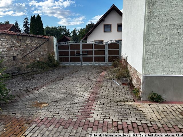Immobilienmakler Erfurt: Aussen Hofeinfahrt
