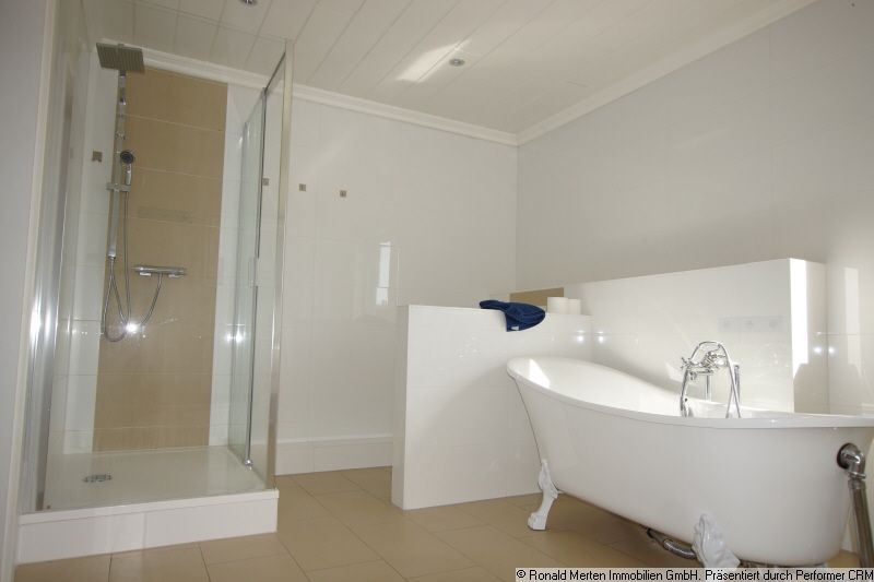 Immobilienmakler Erfurt: Bad OG Bild2