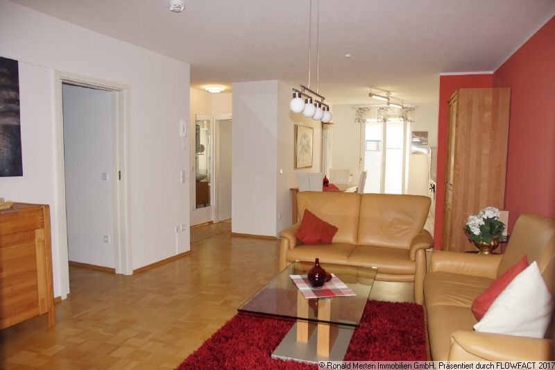 Immobilienmakler Erfurt: großer offener Wohn- und Koch- und Essbereich