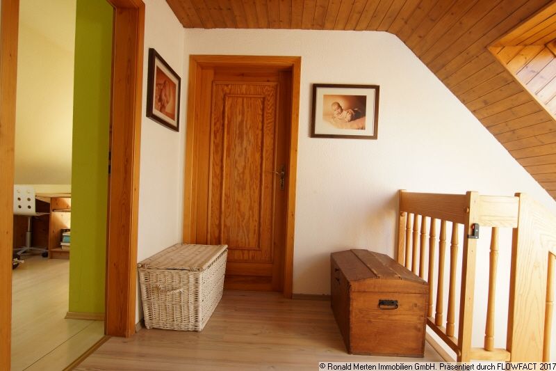 Immobilienmakler Erfurt: Flur oben