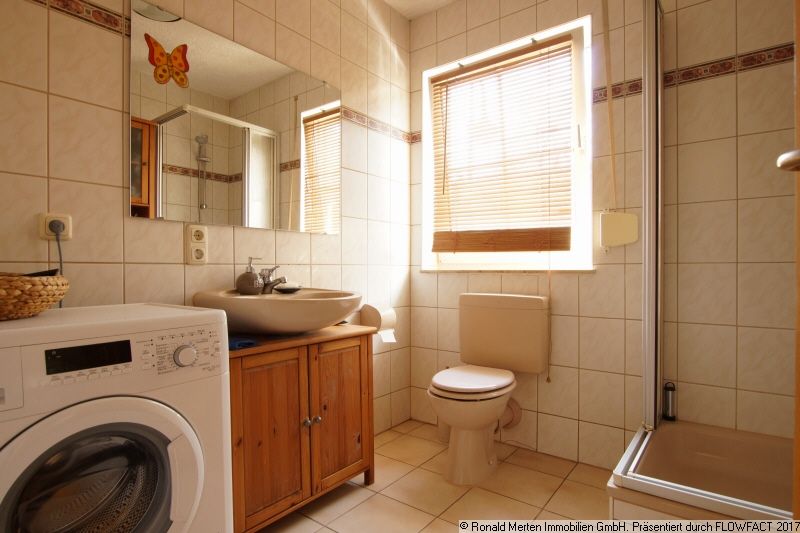 Immobilienmakler Erfurt: Duschbad im EG