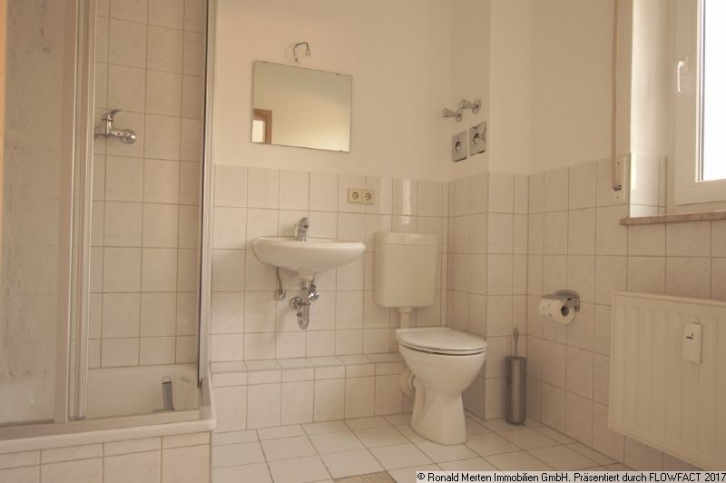 Immobilienmakler Erfurt: Duschbad ELW