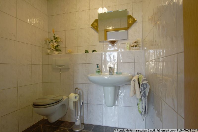 Immobilienmakler Erfurt: separates WC im EG