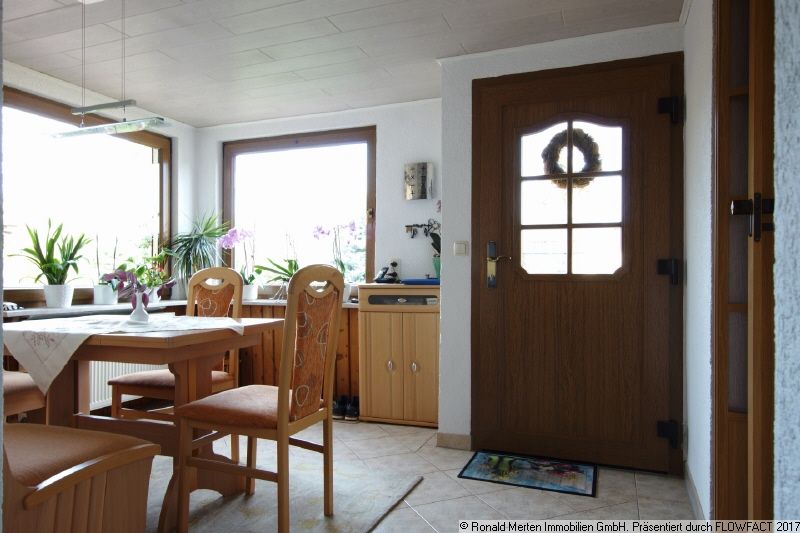 Immobilienmakler Erfurt: Essbereich vor der Küche