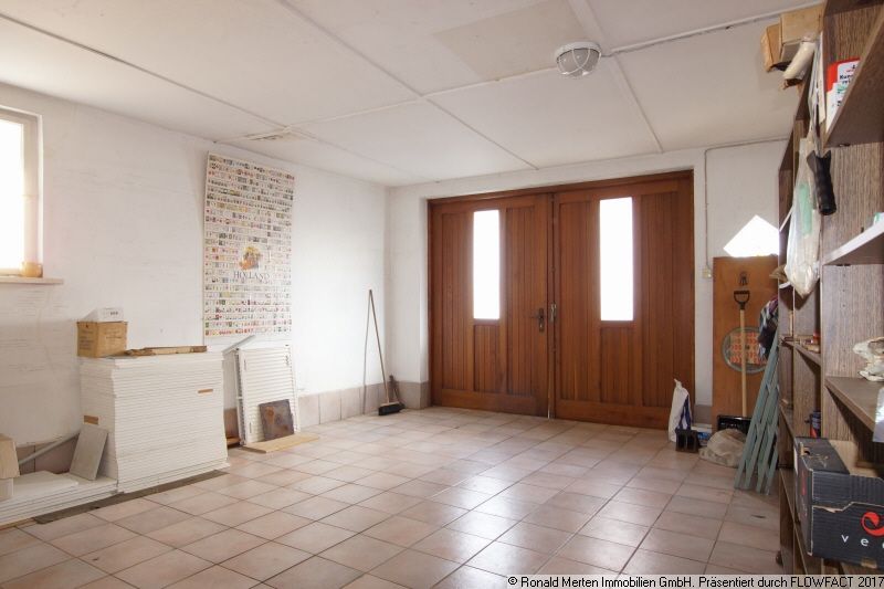 Immobilienmakler Erfurt: Garage im Anbau