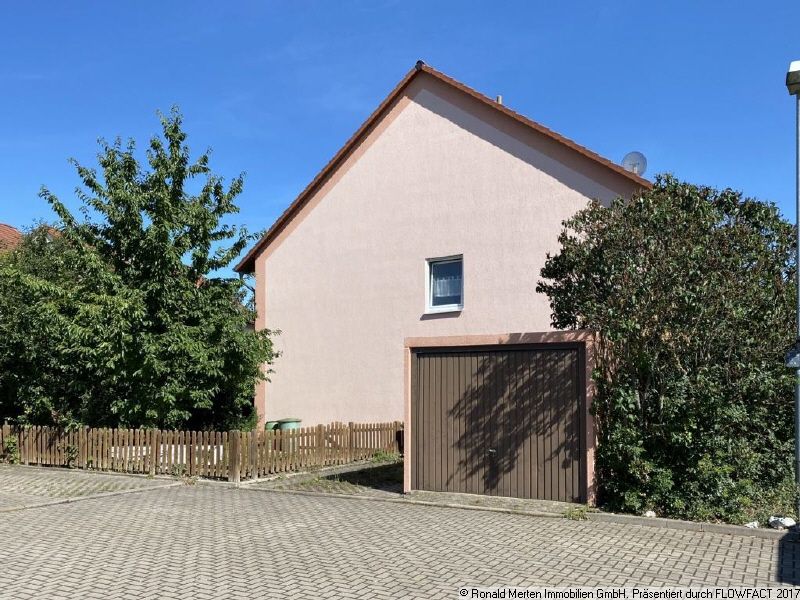 Immobilienmakler Erfurt: Aussen Seitenansicht Sommer