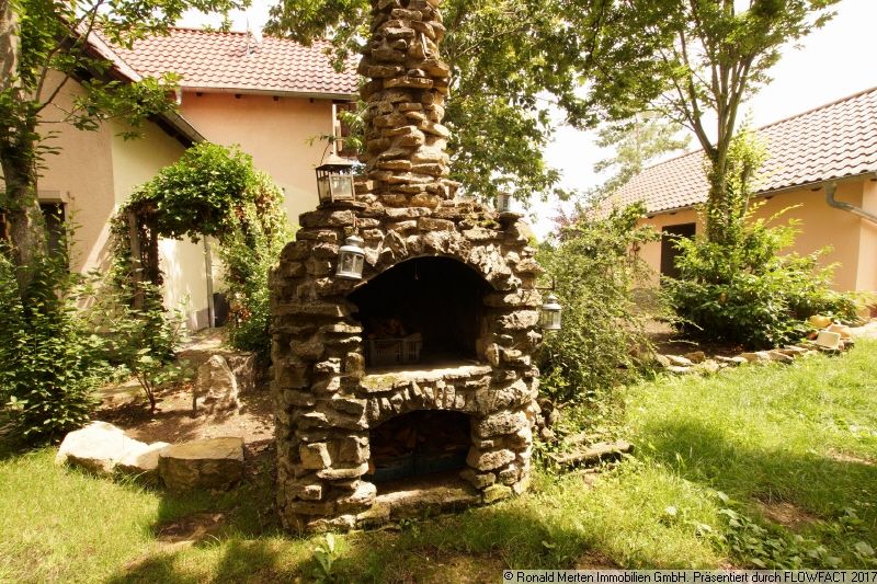 Immobilienmakler Erfurt: Aussen Gartenkamin