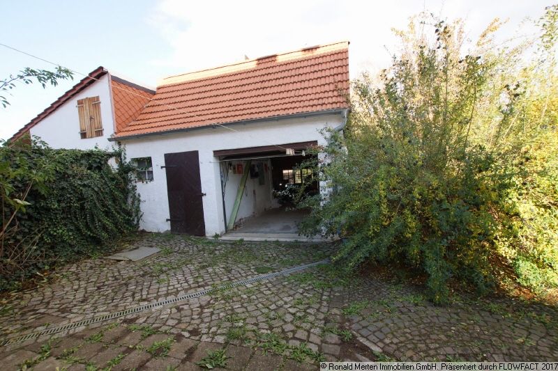 Immobilienmakler Erfurt: 3 Garage mit Nebengelass