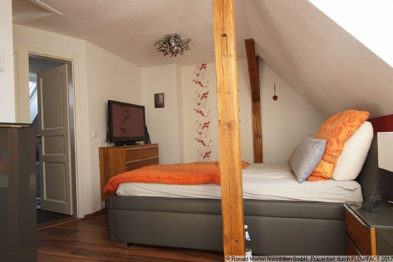 Immobilienmakler Erfurt: DG Zimmer Bild 1