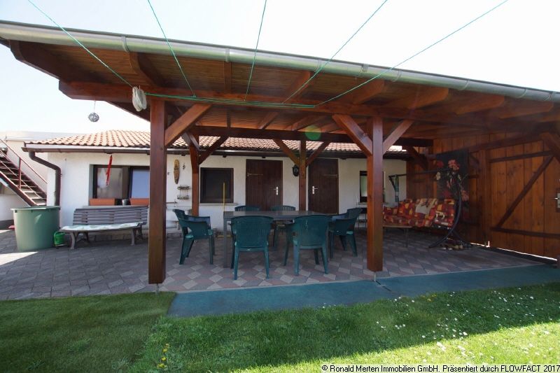 Immobilienmakler Erfurt: Freisitz 2 überdacht