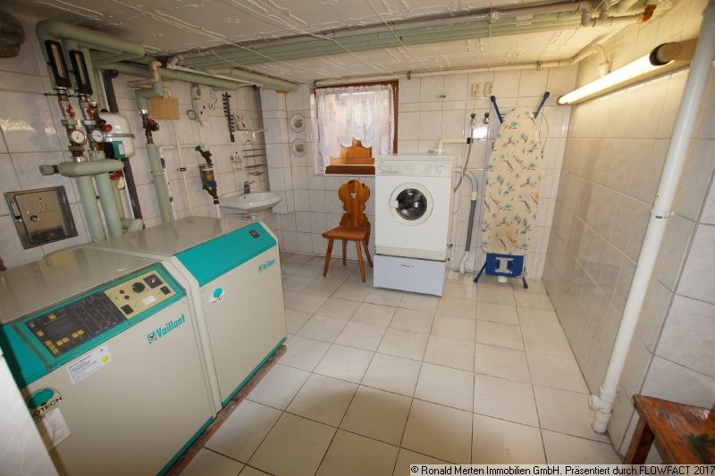 Immobilienmakler Erfurt: Keller Heizung und Waschhaus