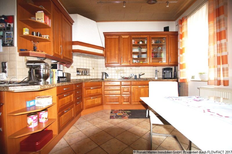 Immobilienmakler Erfurt: Erdgeschoss Küche mit EBK