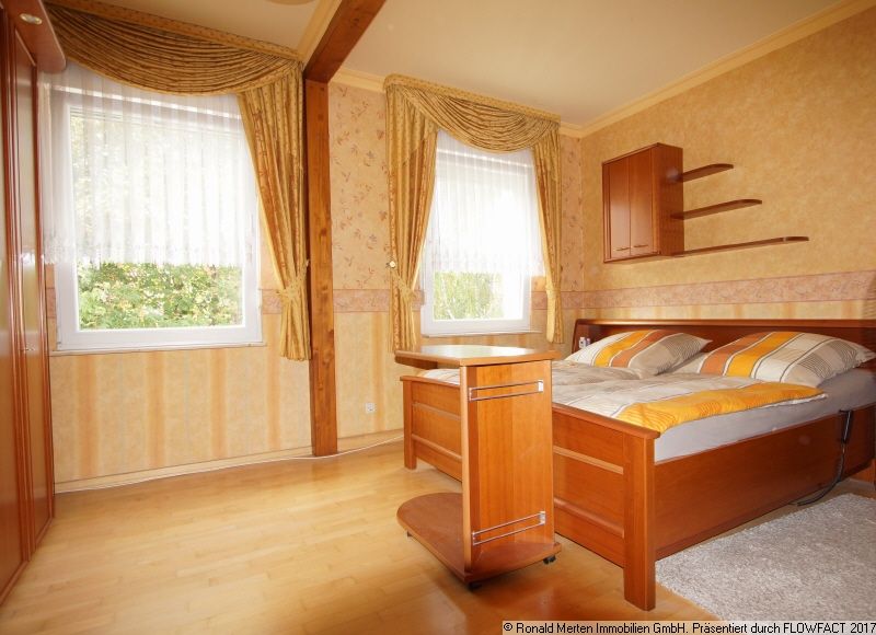 Immobilienmakler Erfurt: Mansardgeschoss Schlafzimmer