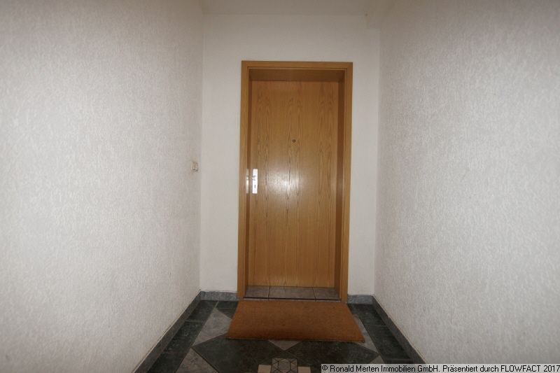Immobilienmakler Erfurt: Wohnungseingangstür