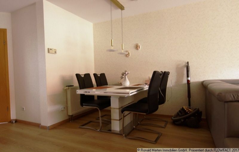 Immobilienmakler Erfurt: Essbereich im Wohnzimmer