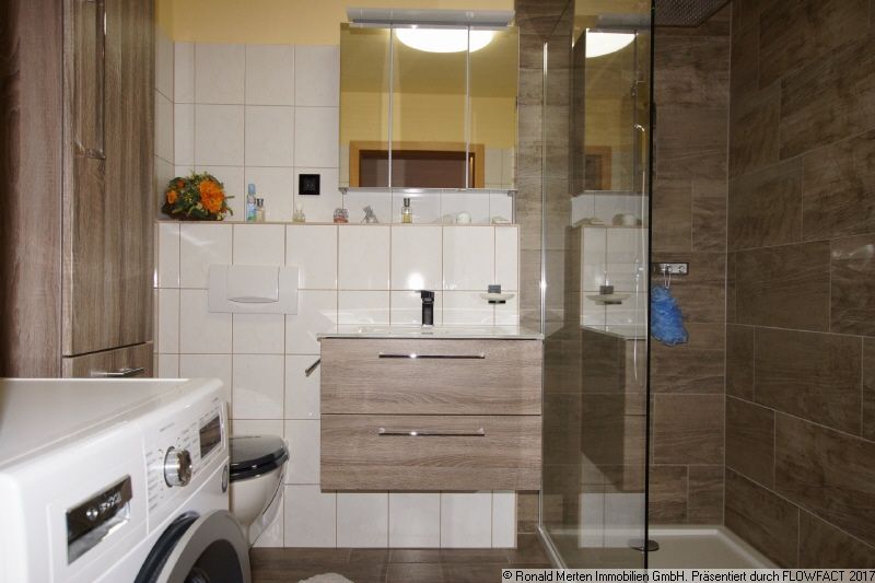 Immobilienmakler Erfurt: Bad im Obergeschoss