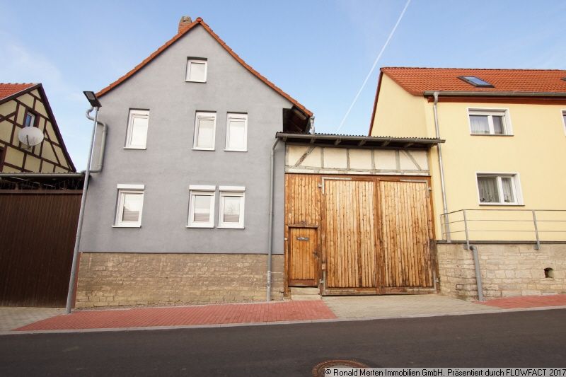 Immobilien-Angebots-Titel: Einfamilienhaus mit Nebengelass und Garten in Großvargula-Thumbnail