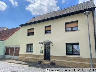 Immobilien-Angebots-Titel: Einfamilienhaus in Gispersleben - 5 Zimmer, viel Nebengelass und hübscher Innenhof-Thumbnail