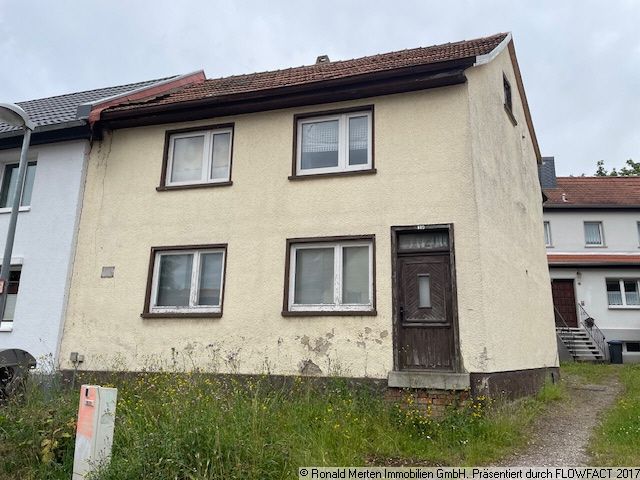 Immobilienmakler Erfurt: altes Haus Straßenansicht