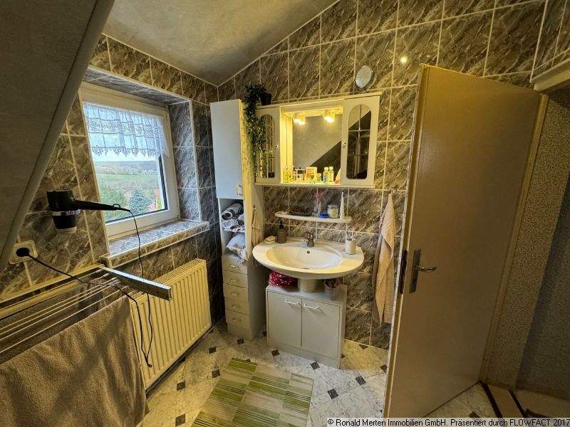 Immobilienmakler Erfurt: Bad DG