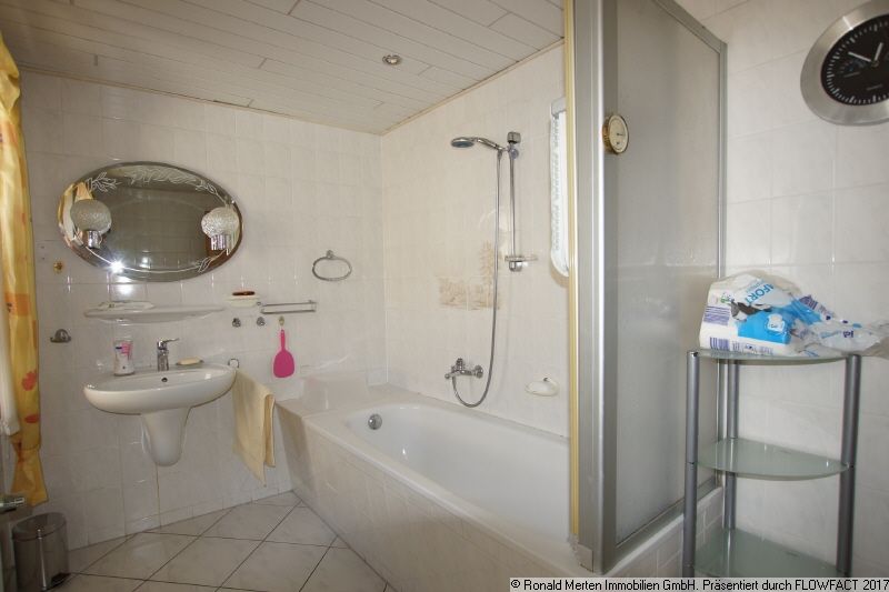Immobilienmakler Erfurt: OG Bad