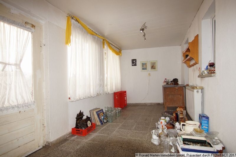Immobilienmakler Erfurt: EG Raum unter Balkon