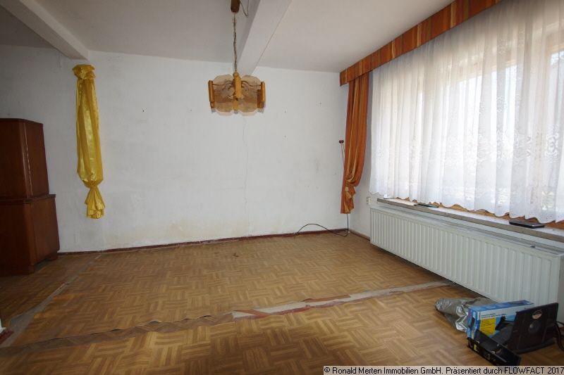 Immobilienmakler Erfurt: EG Zimmer rechts