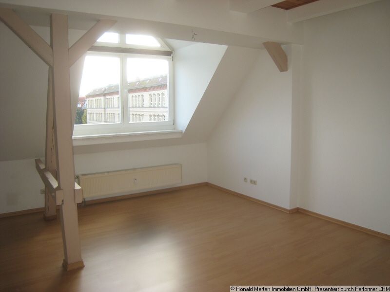 Immobilienmakler Erfurt: Wohnbereich DG Maiss