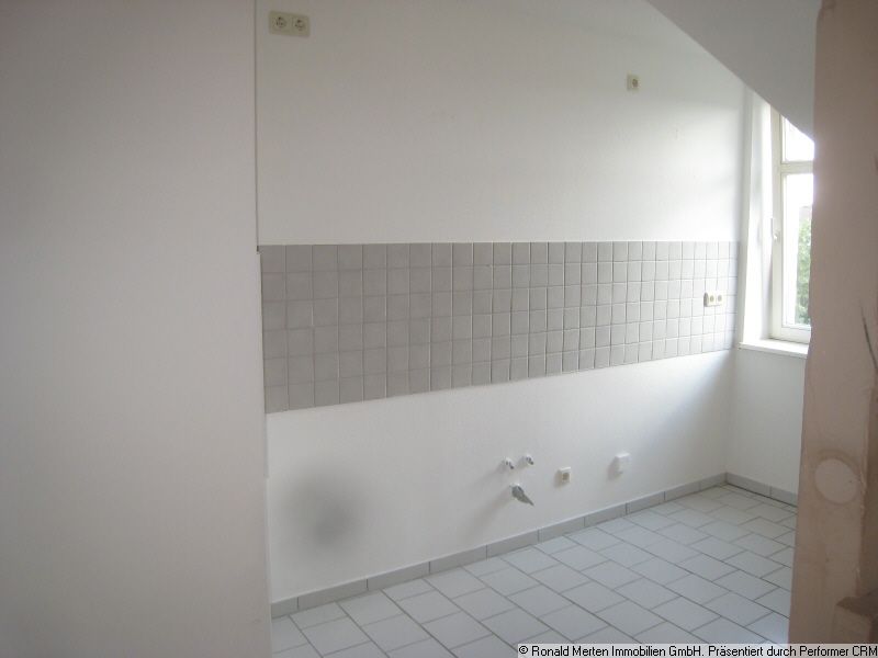 Immobilienmakler Erfurt: offene Küche DG Maiss