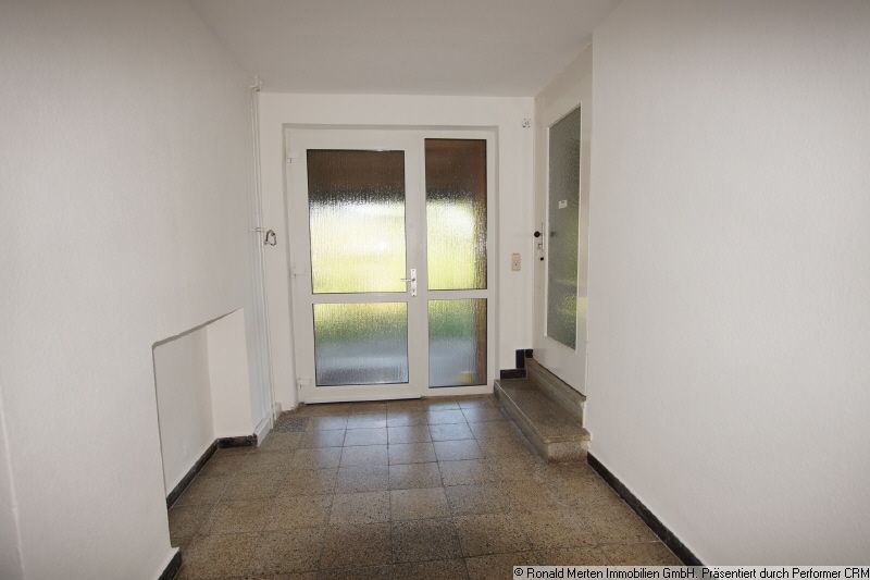 Immobilienmakler Erfurt: Hausflur EG