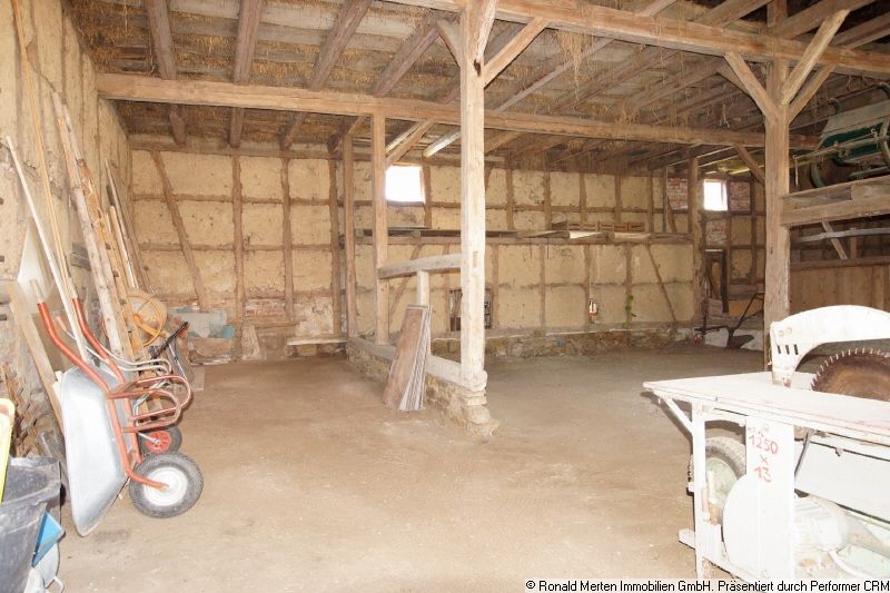 Immobilienmakler Erfurt: Scheune innen Bild 1