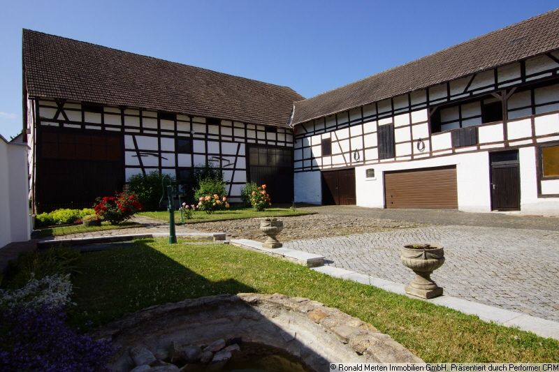 Immobilienmakler Erfurt: Ansicht Scheune und Nebengelass